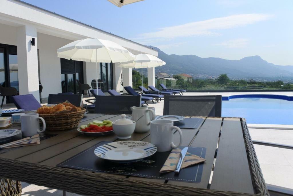 Villa Orao Kastel Novi Exterior photo