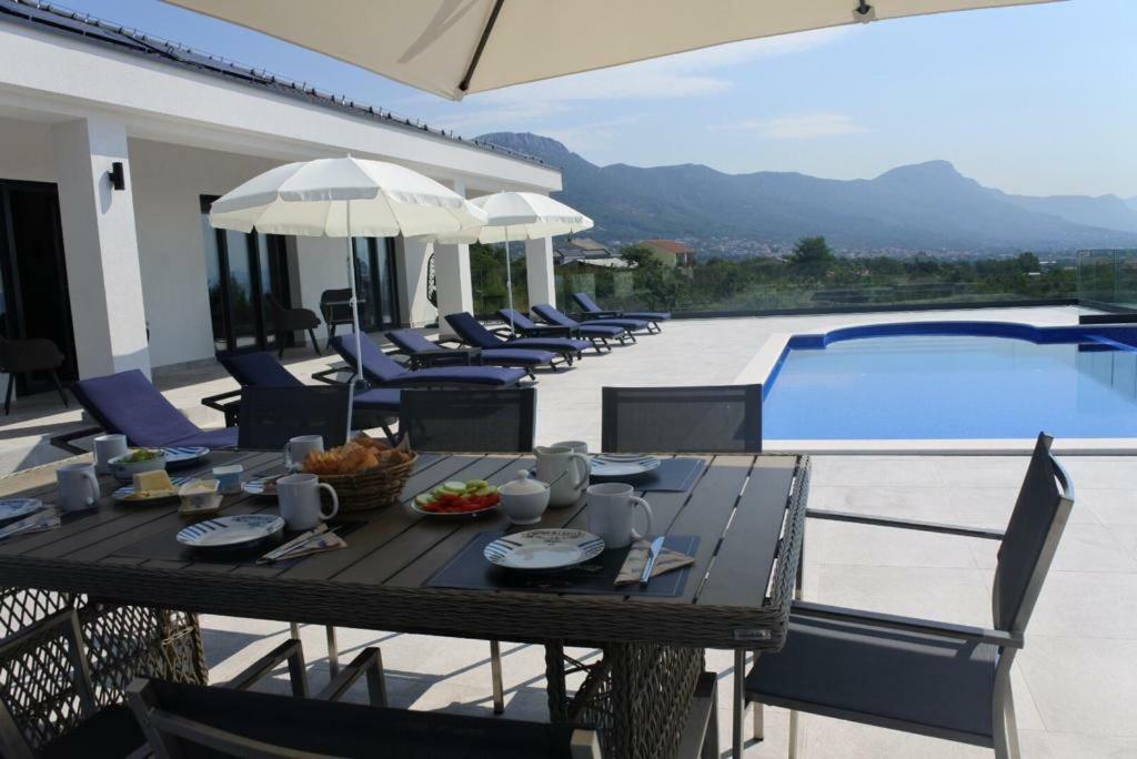Villa Orao Kastel Novi Exterior photo